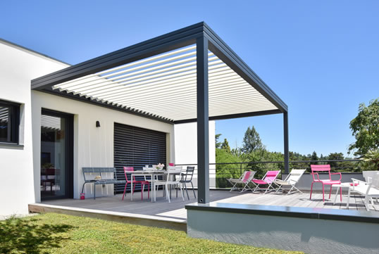 Pergola blanche pour terrasse Arnaud et Blanc
