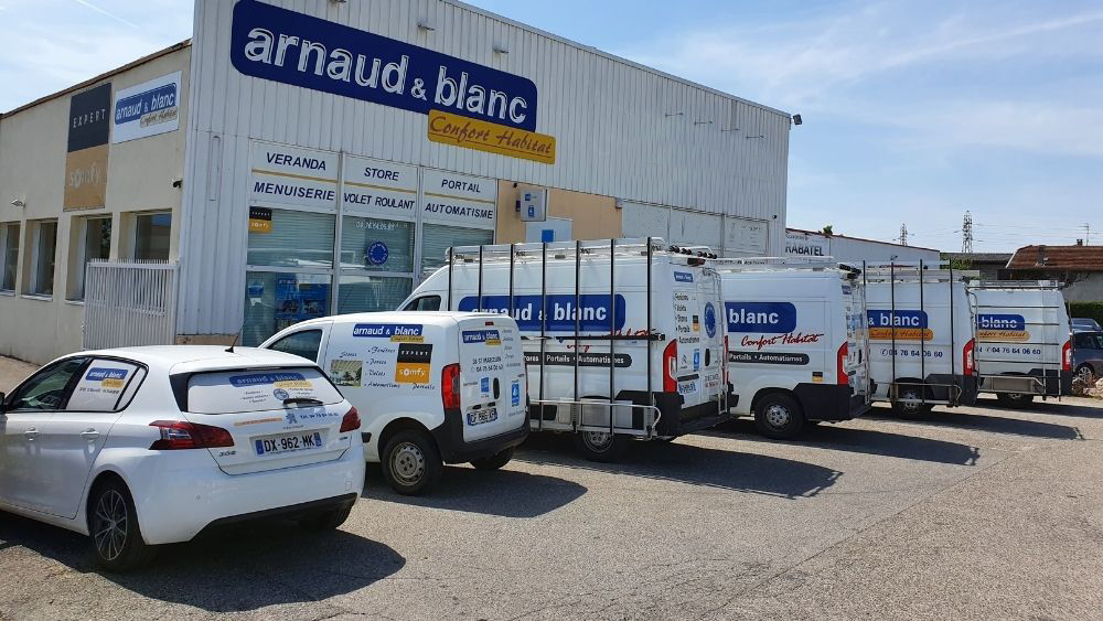 ARNAUD ET BLANC - Camions & devanture magasin
