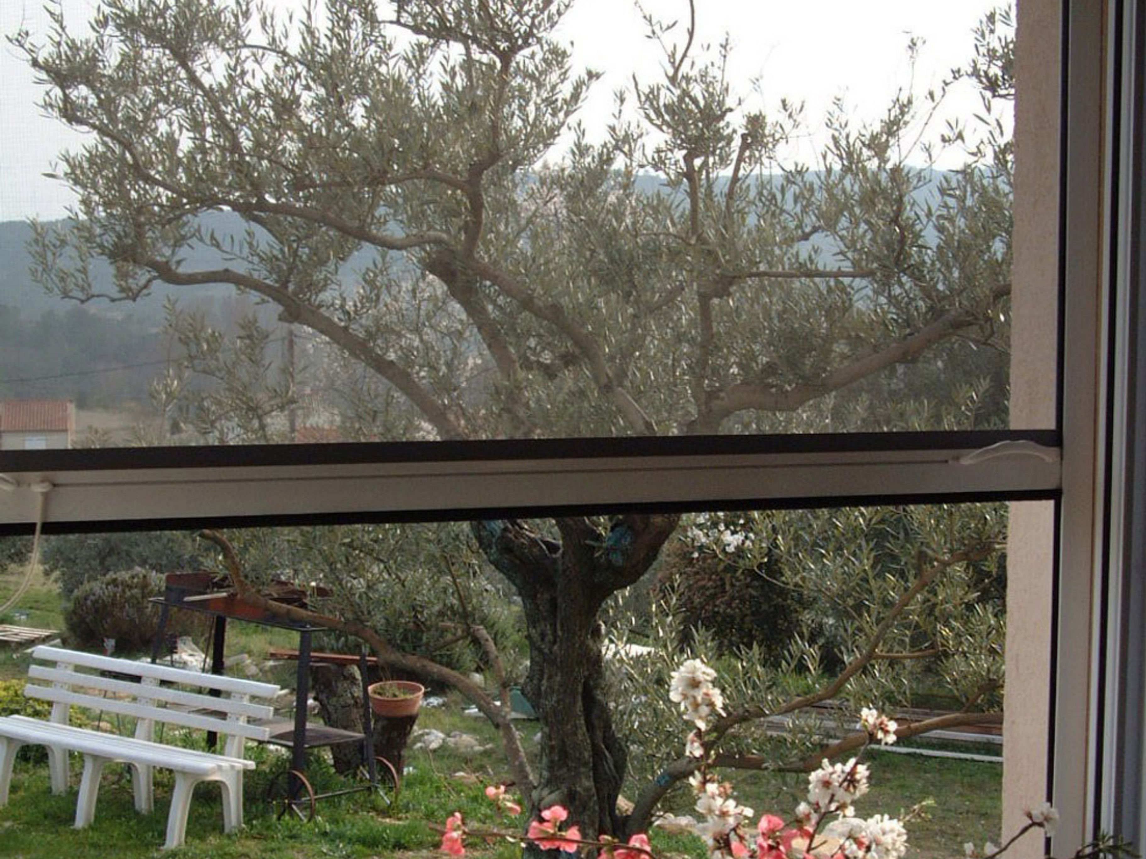 moustiquaire enroulable ambiance arnaud et blanc