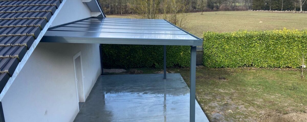 Carport Heolian chez un client particulier par Arnaud et Blanc